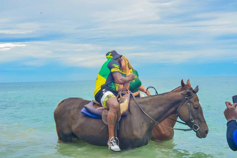 Horseback Riding and Dunn's River Falls Combo Tour - Booking flexibility and practical planning