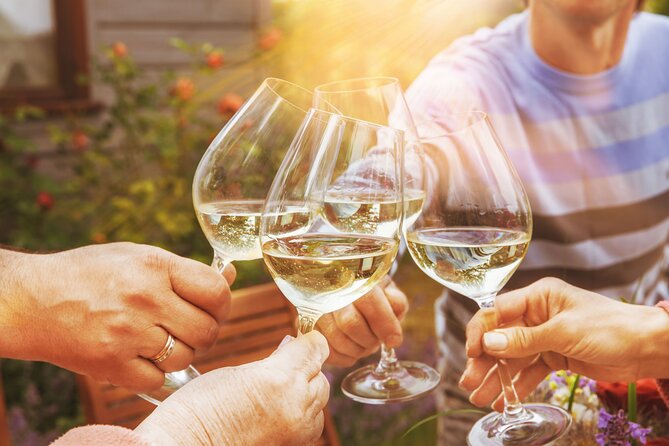 Horseback Riding and Wine Tasting Tour - Timing, pickup, and group size