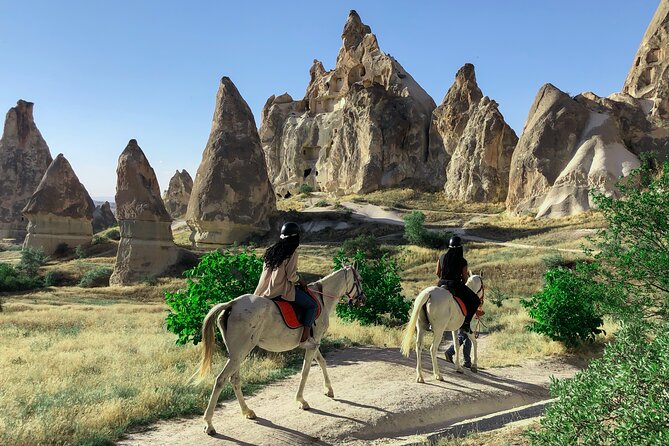 Horseback Riding Experience in Beautiful Valleys of Cappadocia - Guides, horses, and the beginner question