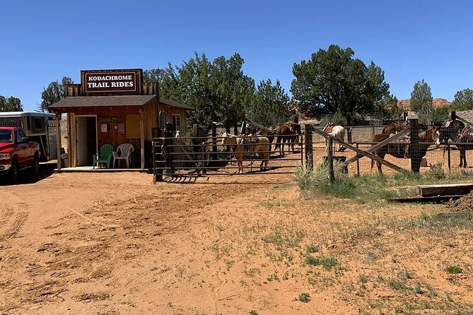 Horseback Riding Experience through Kodachrome with a Guide - Who Will Enjoy This Most?