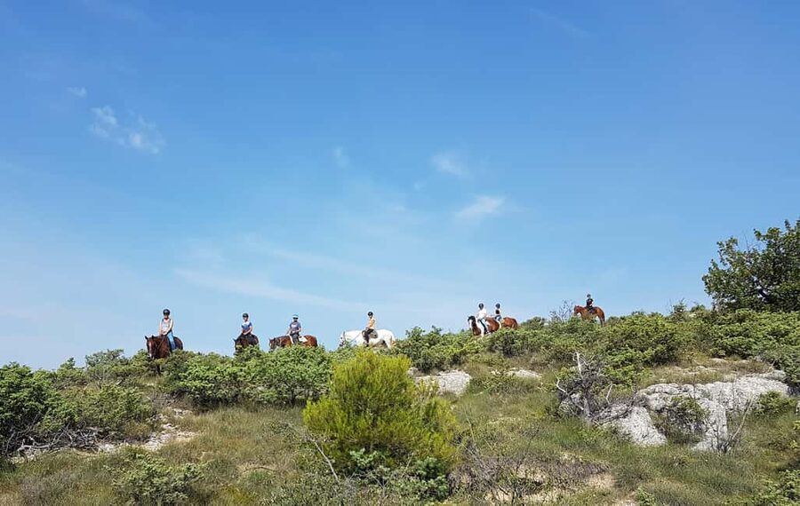 Horseback riding in Provence Luberon - Clothing and preparation for a comfortable ride
