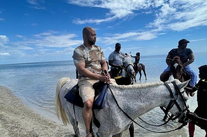 Horseback Riding in the Ocean from Ocho Rios & Runaway Bay - Photo time on the shore