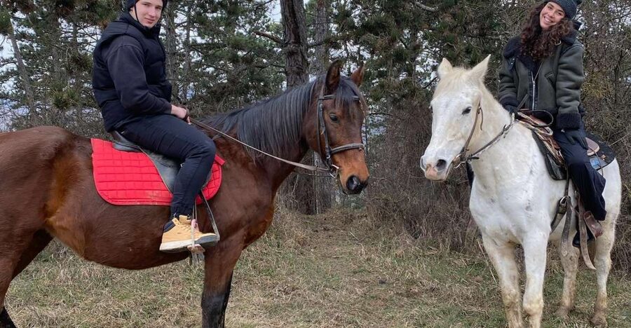 Horseback riding tour near Prague - Walking through the Czech countryside