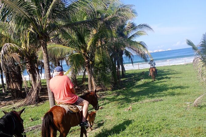 Horseback Riding Zihuatanejo - A sunset ride built around Zihuatanejo’s beaches