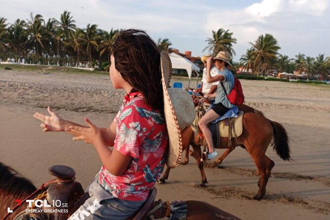 Horseback Riding Zihuatanejo - Included snacks and equipment keep the evening simple