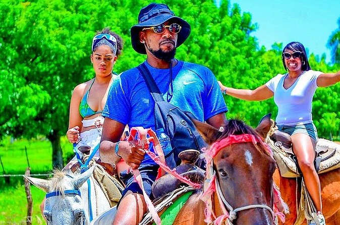 HorseBack Rinding to Macao Beach - Who will enjoy this Macao Beach ride most