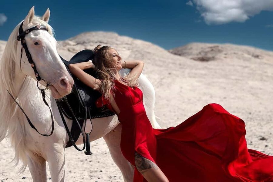 Hurghada: Desert & Sea Horse Riding with + 360° Photos - Riding through the desert