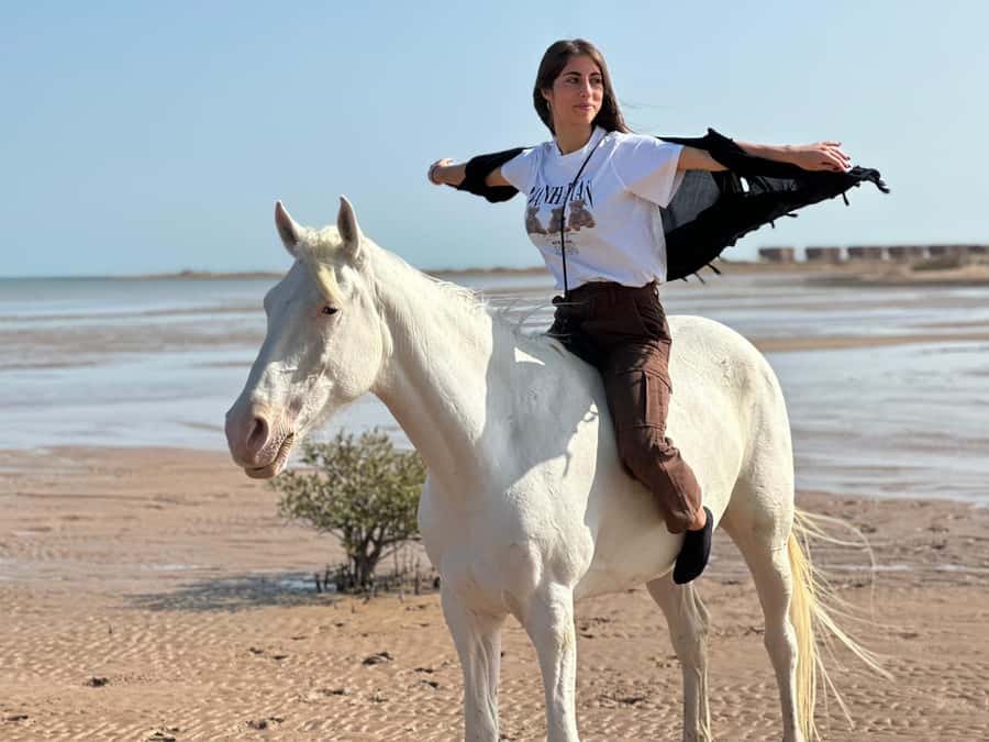 Hurghada: Sea & Desert Horse Riding tour/w Swimming&Transfer - Swimming with the horses: a seasonal choice