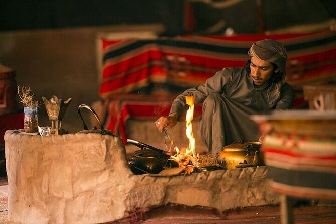 Jeep Cruise Stargazing with Horse Riding & BBQ Dinner - Hurghada - Learning the night sky in the desert