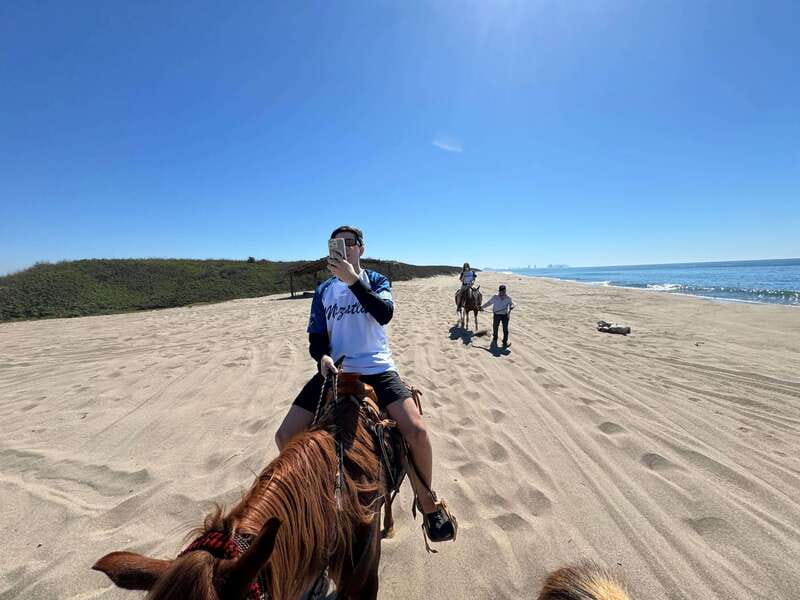Jungle and beach horseback ride + lunch + mezcal - Getting acquainted with the ranch and horses