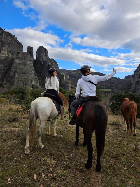 Kastraki: Meteora Morning Horse Riding with Monastery Visit - Meeting the horses and getting ready
