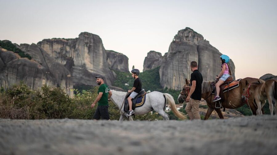 Kastraki: Meteora Sunset Horseback Riding - Getting there from Kastraki