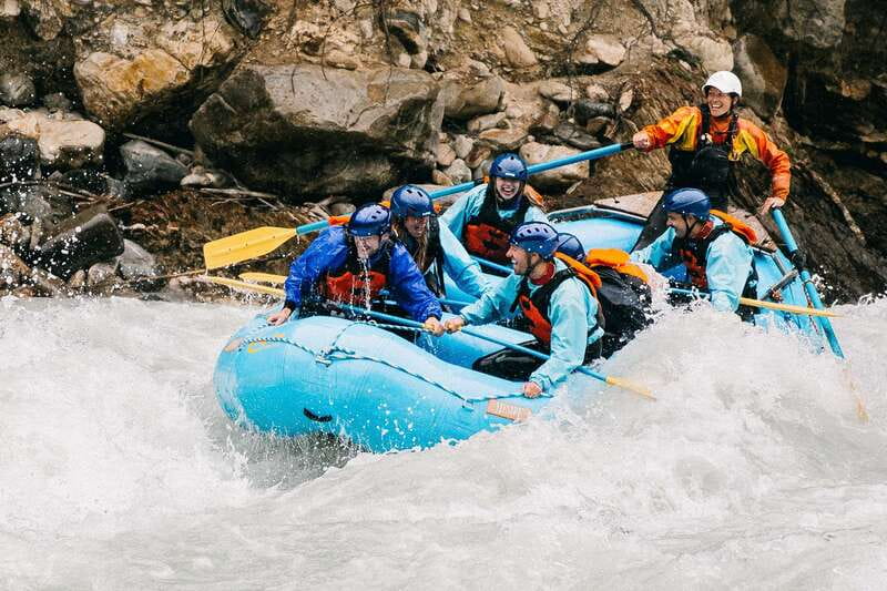 Kicking Horse River: Whitewater Rafting Experience - When the canyon tightens, the trip changes