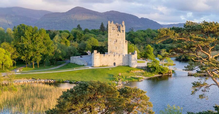Killarney: Gap of Dunloe Pony, Trap & Traditional Boat Tour - Lord Brandon’s Cottage makes a useful mid-day stop