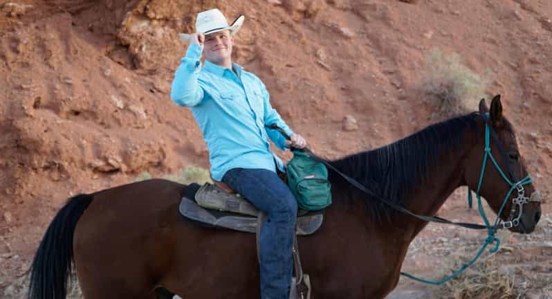 Las Vegas: Horseback Riding Tour with Lunch - Meeting your horse and getting comfortable in the saddle