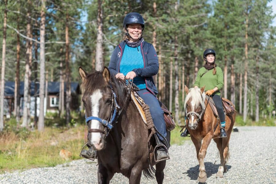 Levi: Horse Riding in the Finnish Forest - The first 10 minutes: getting comfortable in the saddle