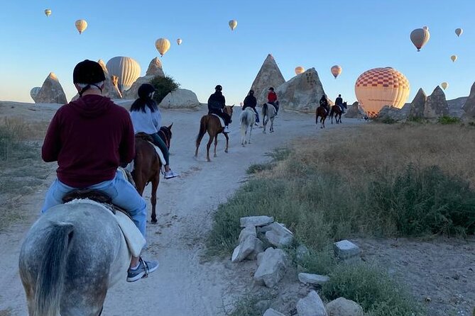 Magical horse ride with balloon in Cappadocia - Calm horses and a useful level of support