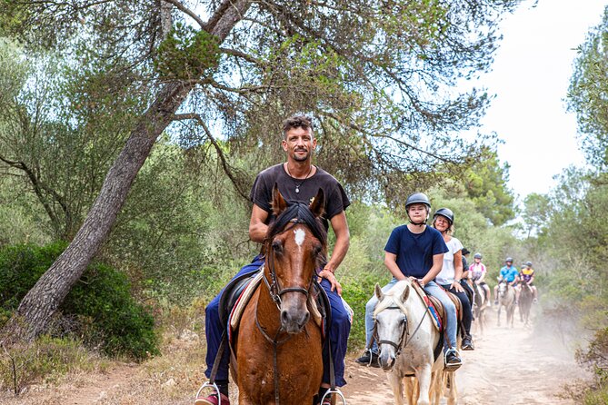 Mallorca Evening Tour: Horseback Riding, Dinner and Dance - Line Dancing and the Live Horse Show