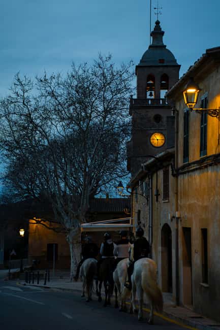 Mallorca: Sunset Horseback Ride with Drinks - Key points at a glance