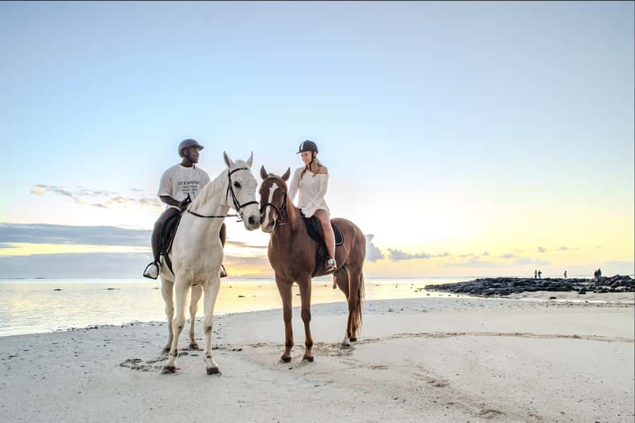 Mauritius: Horseback riding on the beach - What the one-hour ride feels like