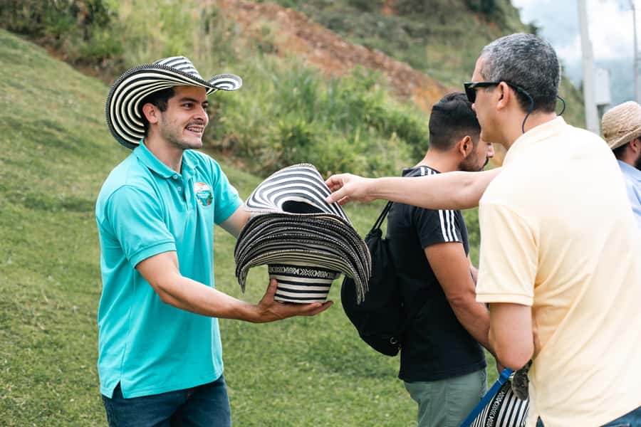 Medellin: Coffee Tour, Horseback Arrival, and Sugar Cane - Lunch with a mountain view