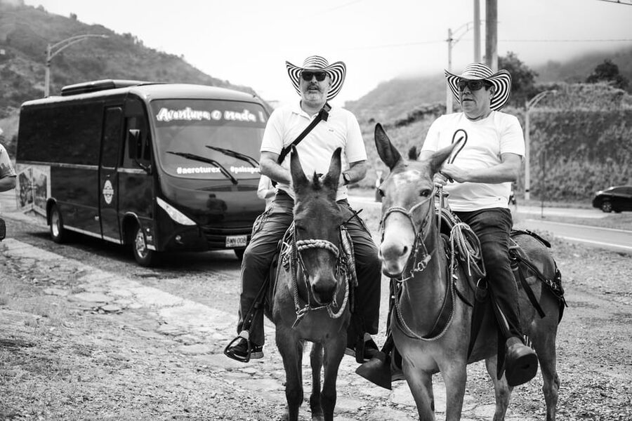 Medellin: Coffee Tour, Horseback Arrival, and Sugar Cane - What happens with the Guatapé claim