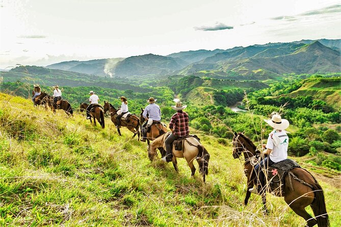 Medellin: Horseback Riding Adventure In Nature (Don't Overpay) - The 1.5-hour trail through the hills