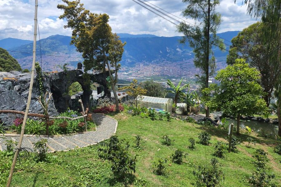 Medellin: Horseback Riding Coffee Farm Tour with Coffee Spa - The coffee spa and full-body massage
