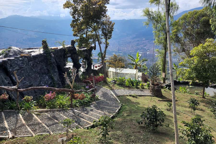 Medellin: Horseback Riding Coffee Farm Tour with Coffee Spa - Coffee tasting and the value of the day