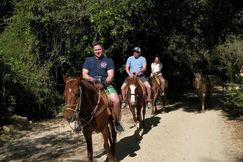 Mismaloya Jalisco: Rancho Manolo Horseback Tour - Leaving the meeting point and getting comfortable in the saddle