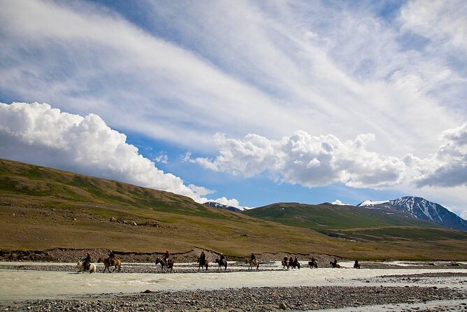 Mongolia Nomad Trek • On-Foot & Horseback ~ 15 Day - Days 9 and 10: The pass, Tuvan families, and ancient rock art