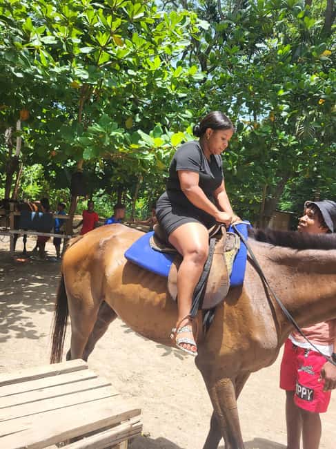 Ocho Rios : Bamboo River Rafting and HorseBack Riding - The ocean swim with your horse