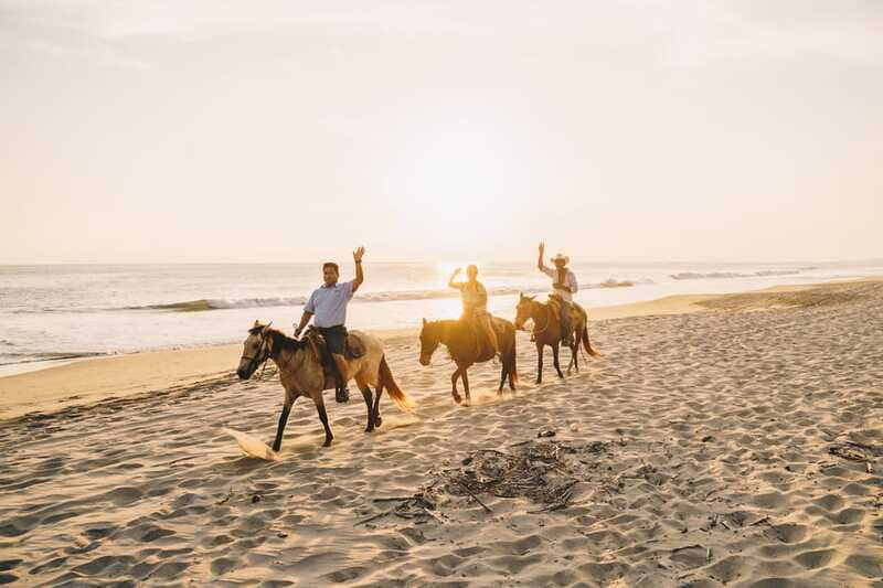 Puerto Escondido: Sunset Horse Back Riding Tour - Practical Preparation for the River and Beach