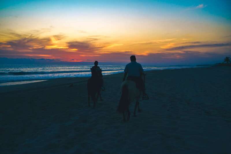 Puerto Escondido: Sunset Horse Back Riding Tour - Jungle Trails, Ceiba Trees, and the Río del Maíz