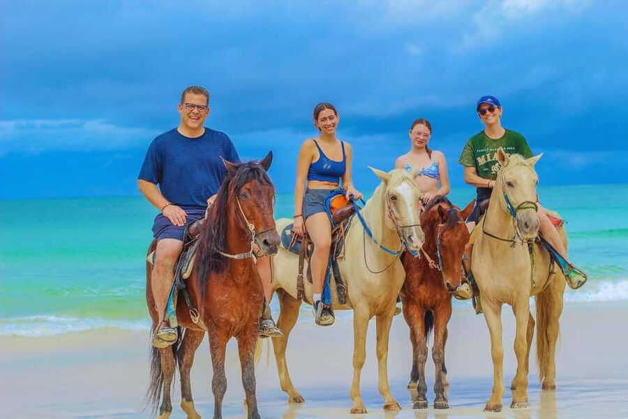 Punta Cana Horseback riding & Sunset + beach + free pick-up - A beach ride with a distinctly Dominican stop