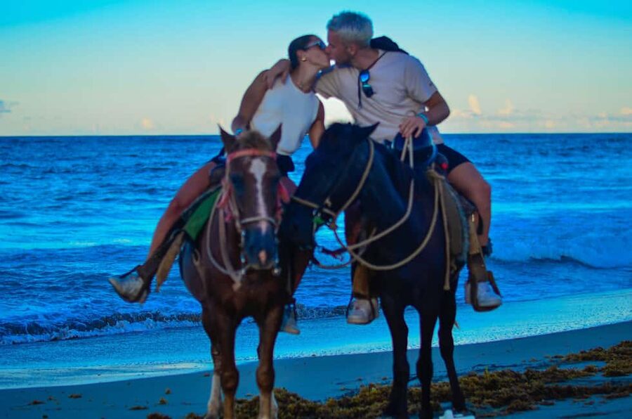 Punta Cana: Horseback Riding Tour with Sunset at Macao Beach - The short stop on the way back