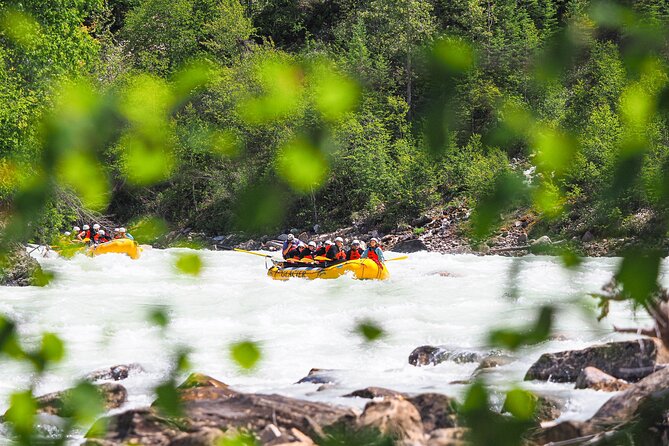 Rafting Adventure on the Kicking Horse River - The guide makes a bigger difference than the raft