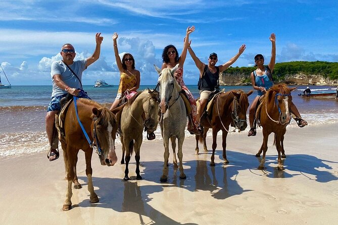Round Mountain + Beach + Horse + Lunch - Montaña Redonda and its famous 360-degree view