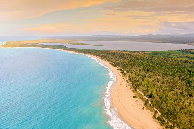 Round Mountain + Beach + Horse + Lunch - Dominican lunch and the value of a six-hour outing