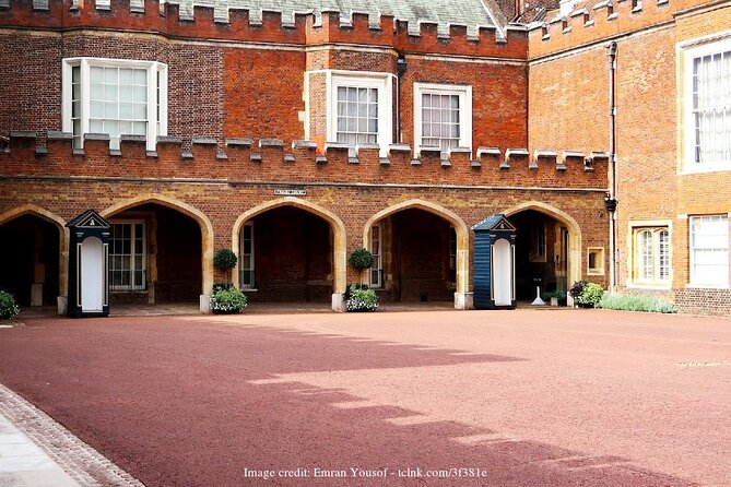 Royal London: Private Half-Day Tour with Horse Guards Parade - The Mall, St James’s Palace, and Horse Guards Parade