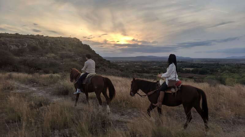 San Miguel: Romantic Horseback Riding at Sunset - From El Jardin to the stables in 10 minutes