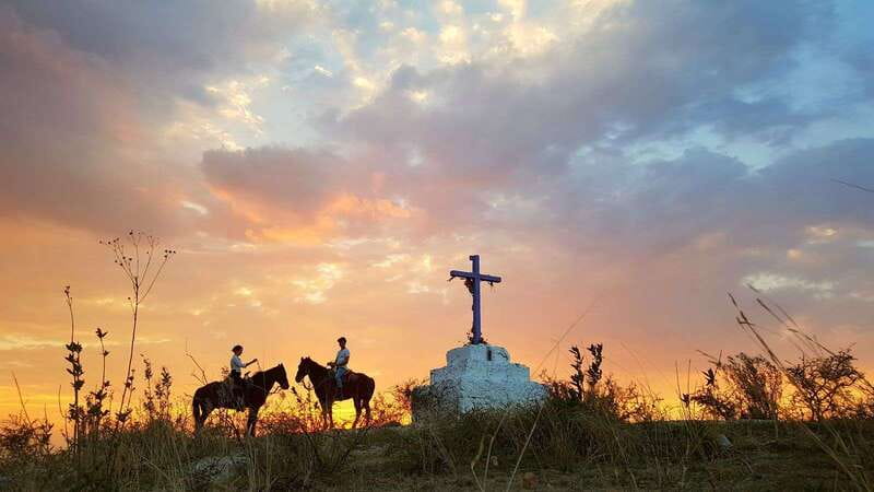 San Miguel: Romantic Horseback Riding at Sunset - Riding the hills as the sun drops