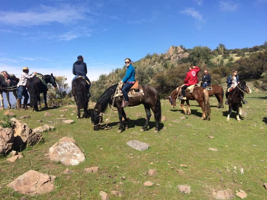 Santiago: Private Andes Foothills Horseback Riding. Half day - Key points at a glance