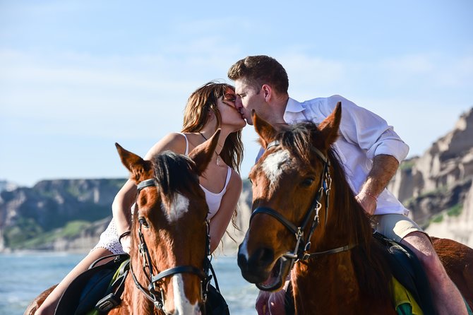Santorini Horse Riding to Black Sandy Beach - A family-run outing with close supervision
