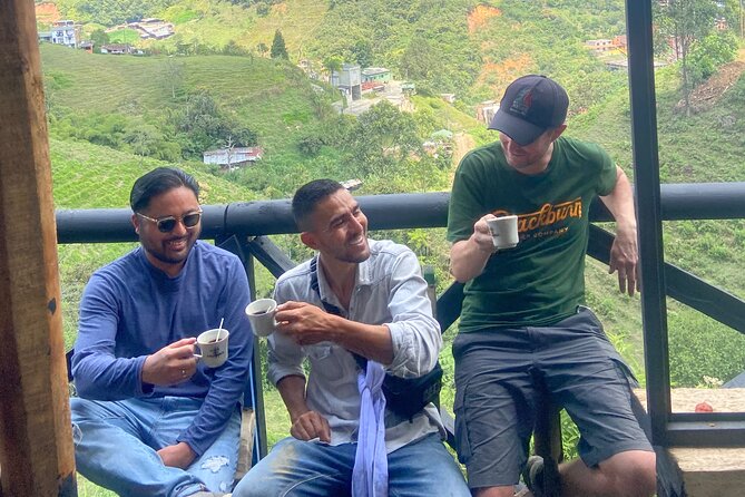 Scenic Horseback Riding in the Medellín Mountains - What the Guides Add to the Ride