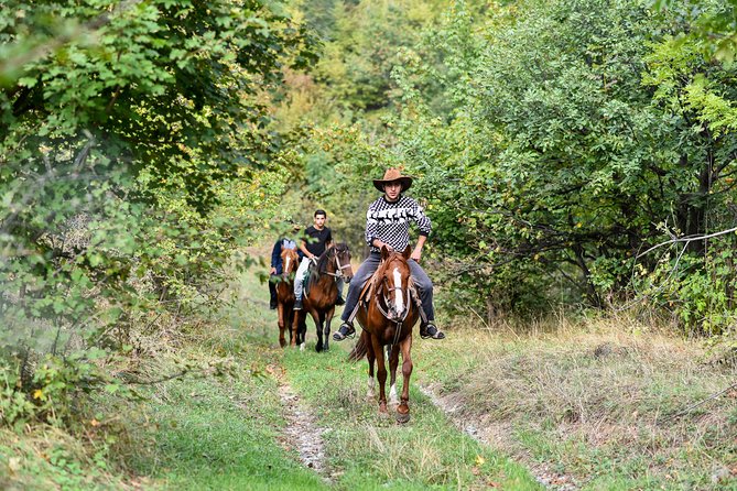 Scenic Trail Rides - Starting beside Lake Tsover in Dsegh
