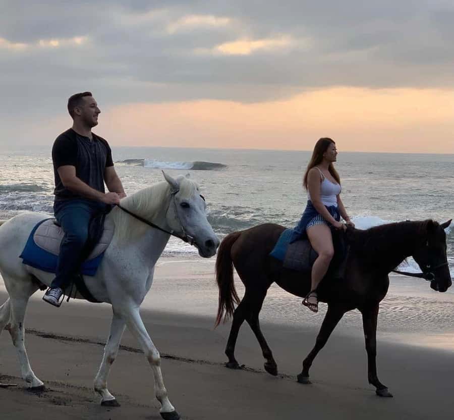 Seminyak: Bali Horse riding Adventure Seminyak Beach - Riding from Mesari Stables toward Seminyak Beach