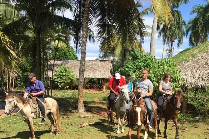Short Excursion horseback riding tours on the beach and mountain - Who will enjoy this horseback excursion