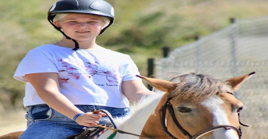 Side: Horse Safari Tour - One hour through forest and mountain paths