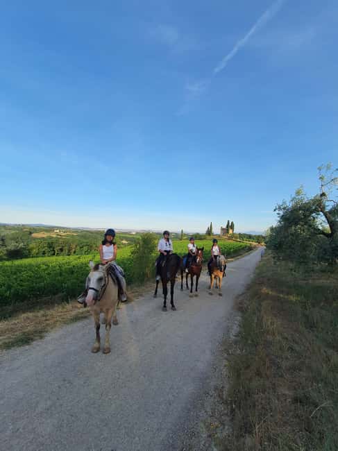Siena: Horseback Riding Tour in the Tuscany Countryside - The guide makes the difference